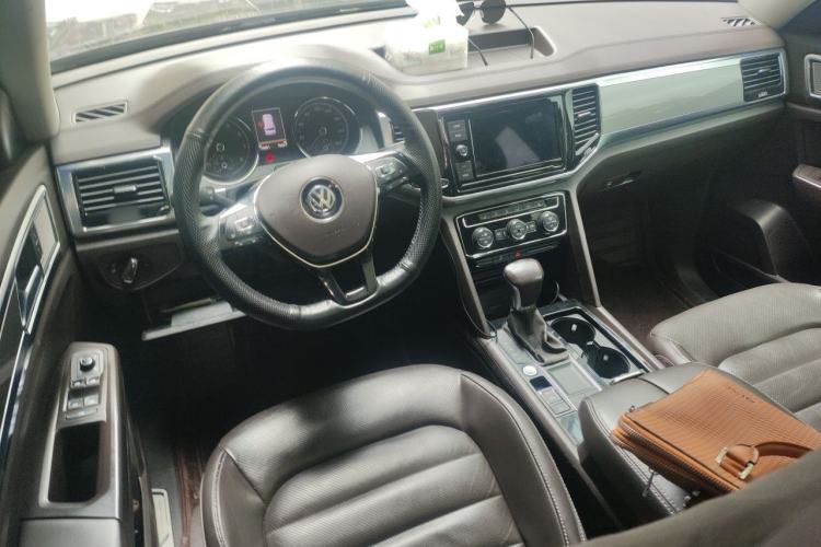 Used Volkswagen Teramont 2019 330TSI Two-Wheel-Drive Luxury Edition China VI Standard Center Console