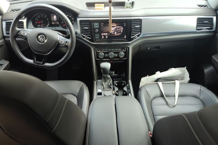 Used Volkswagen Teramont 2019 380TSI Four-Wheel Drive Luxury Version China VI Standard Center Console