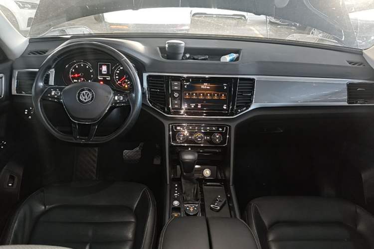 Used Volkswagen Teramont 2019 380TSI Four-Wheel Drive Luxury Version China VI Standard Center Console