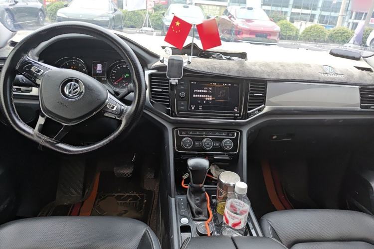 Used Volkswagen Teramont 2019 380TSI Four-Wheel Drive Luxury Version China VI Standard Center Console