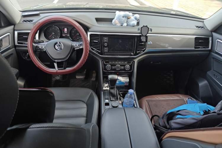 Used Volkswagen Teramont 2019 380TSI Four-Wheel Drive Luxury Version China VI Standard Center Console