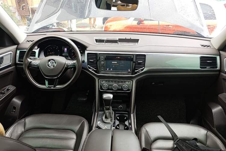 Used Volkswagen Teramont 2019 330TSI Two-Wheel-Drive Luxury Edition China V Standard Center Console