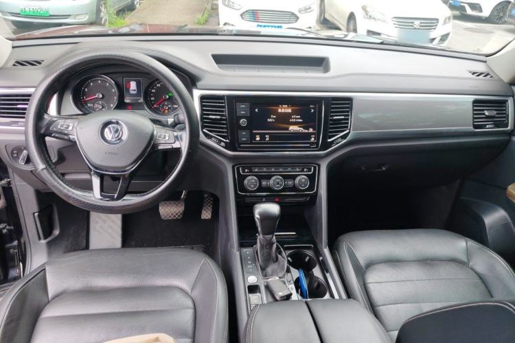 Used Volkswagen Teramont 2019 330TSI Two-Wheel-Drive Luxury Edition China VI Standard Center Console