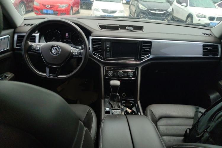 Used Volkswagen Teramont 2019 380TSI Four-Wheel Drive Luxury Version China VI Standard Center Console