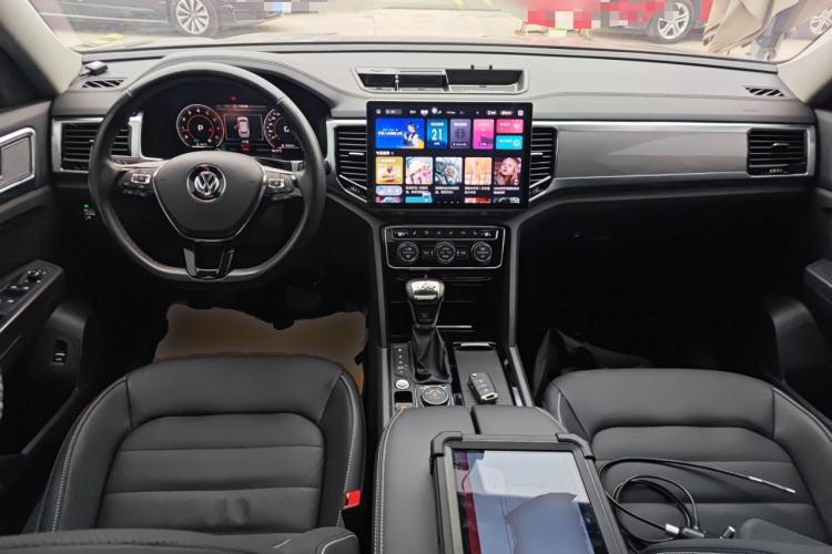 Used Volkswagen Teramont 2019 380TSI Four-Wheel Drive Luxury Version China VI Standard Center Console