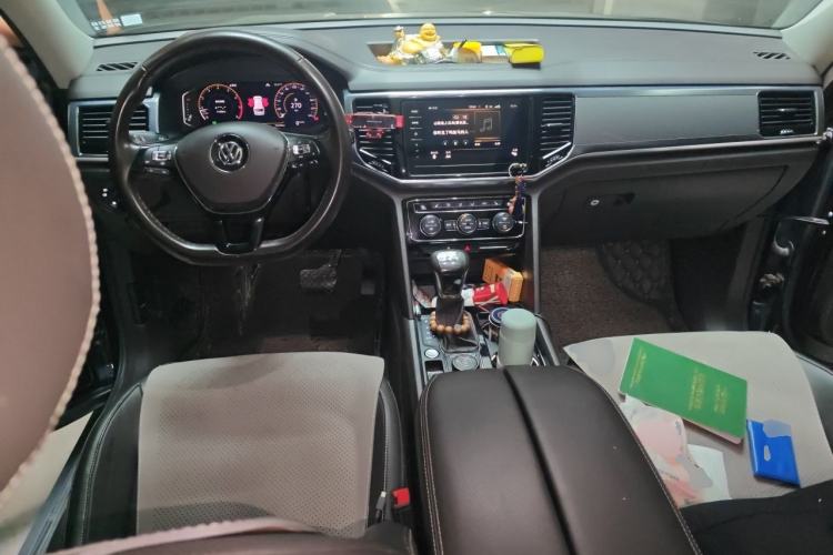 Used Volkswagen Teramont 2019 380TSI Four-Wheel Drive Luxury Version China VI Standard Center Console