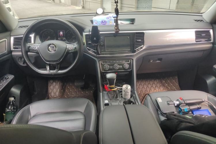 Used Volkswagen Teramont 2019 330TSI Two-Wheel-Drive Luxury Edition China VI Standard Center Console