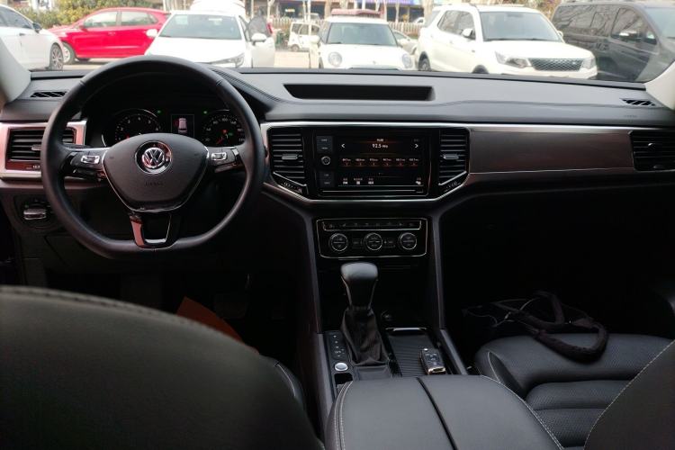 Used Volkswagen Teramont 2019 330TSI Two-Wheel-Drive Luxury Edition China V Standard Center Console