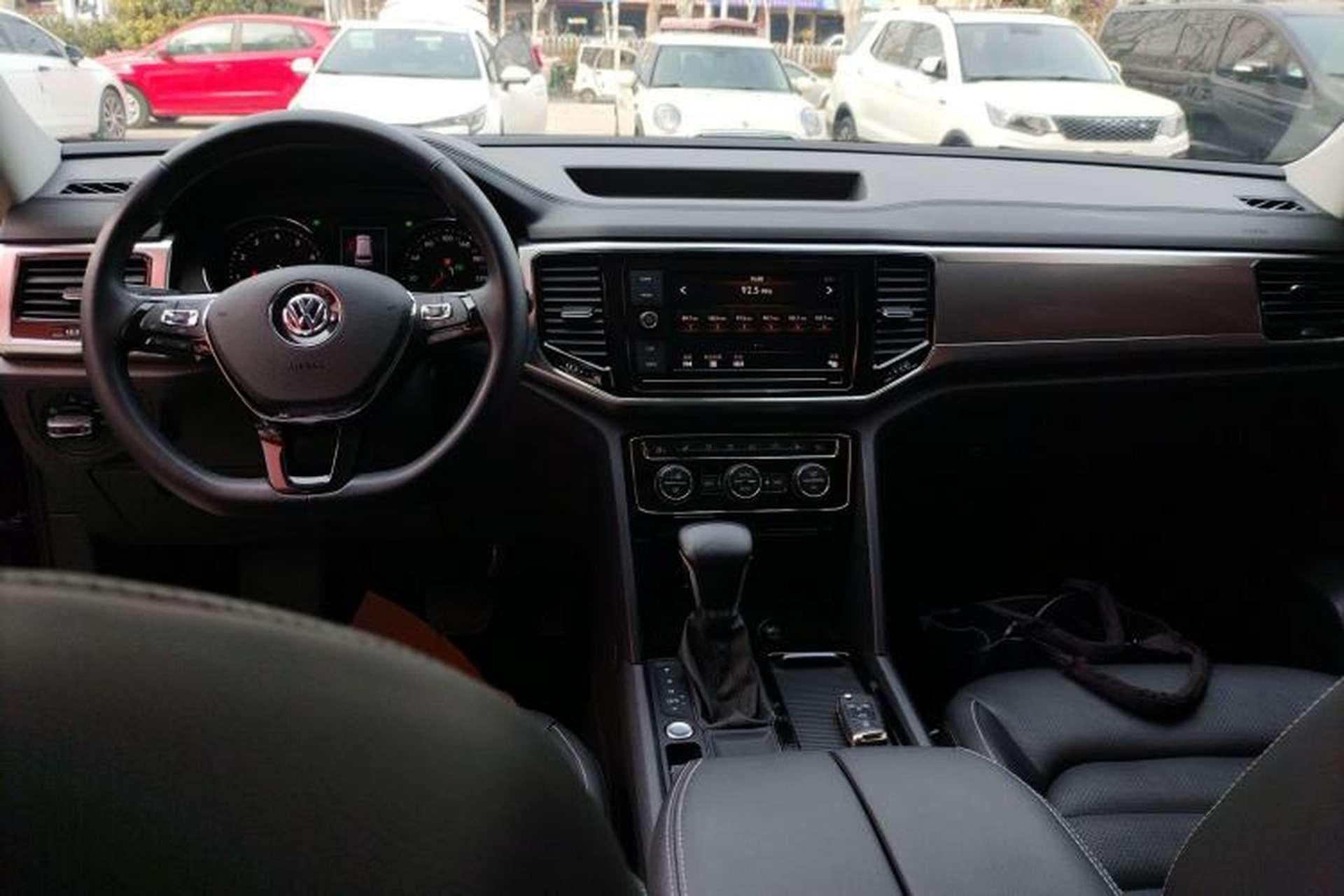 Used Volkswagen Teramont 2019 330TSI Two-Wheel-Drive Luxury Edition China V Standard Center Console