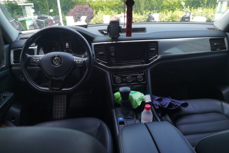 Used Volkswagen Teramont 2019 330TSI Two-Wheel-Drive Luxury Edition China V Standard Center Console