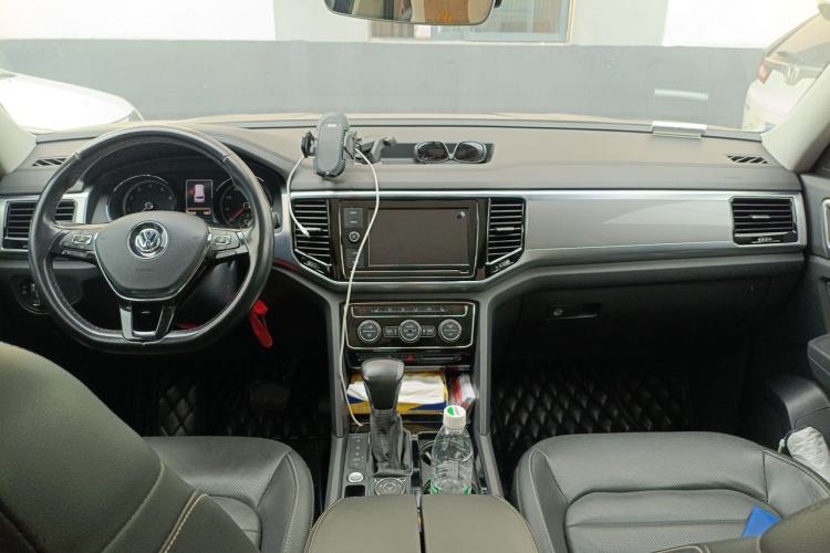 Used Volkswagen Teramont 2019 380TSI Four-Wheel Drive Luxury Version China VI Standard Center Console