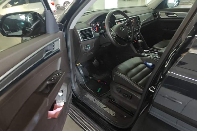 Used Volkswagen Teramont 2019 330TSI Two-Wheel-Drive Luxury Edition China V Standard Driver Seat