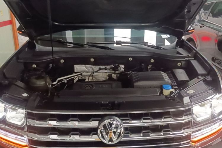 Used Volkswagen Teramont 2019 380TSI Four-Wheel Drive Comfort Edition China VI Standard Engine Bay