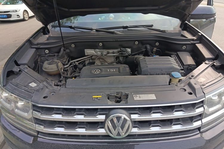 Used Volkswagen Teramont 2019 380TSI Four-Wheel Drive Comfort Edition China VI Standard Engine Bay