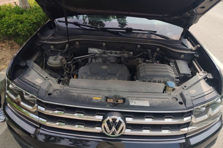 Used Volkswagen Teramont 2019 330TSI Two-Wheel-Drive Luxury Edition China V Standard Engine Bay