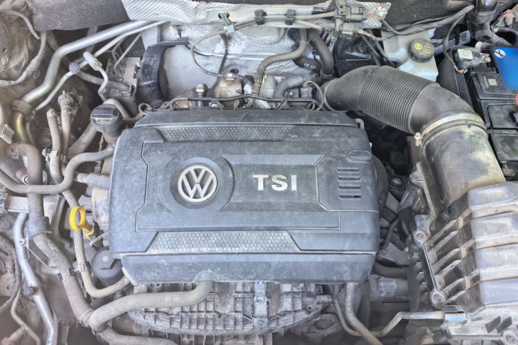 Used Volkswagen Teramont 2019 380TSI Four-Wheel Drive Luxury Version China VI Standard Engine Bay