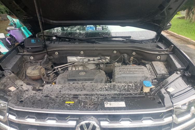 Used Volkswagen Teramont 2019 330TSI Two-Wheel-Drive Luxury Edition China V Standard Engine Bay