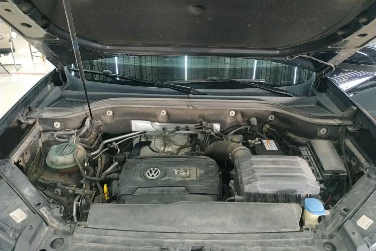Used Volkswagen Teramont 2019 380TSI Four-Wheel Drive Luxury Version China VI Standard Engine Bay