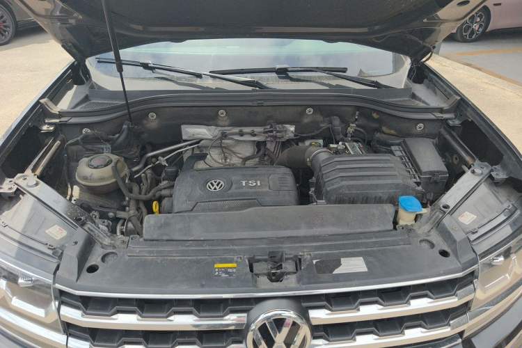 Used Volkswagen Teramont 2019 380TSI Four-Wheel Drive Luxury Version China VI Standard Engine Bay
