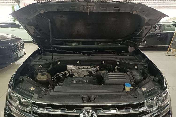 Used Volkswagen Teramont 2019 380TSI Four-Wheel Drive Luxury Version China V Standard Engine Bay