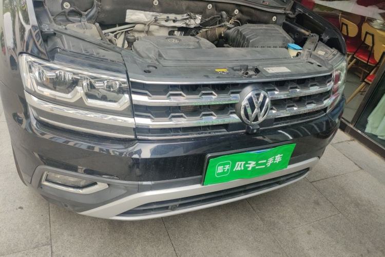 Used Volkswagen Teramont 2019 330TSI Two-Wheel-Drive Luxury Edition China VI Standard Engine Bay
