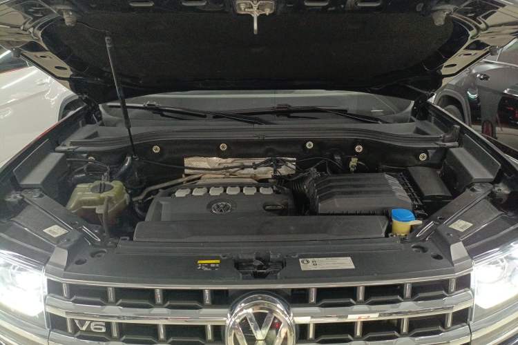 Used Volkswagen Teramont 2019 530 V6 Four-Wheel Drive Flagship Version China V Standard Engine Bay