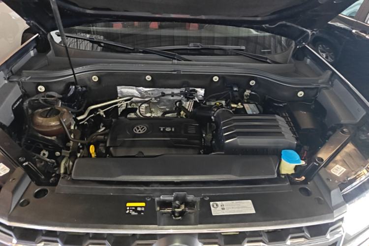 Used Volkswagen Teramont 2019 380TSI Four-Wheel Drive Comfort Edition China VI Standard Engine Bay