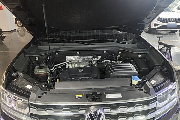Used Volkswagen Teramont 2019 330TSI Two-Wheel-Drive Luxury Edition China VI Standard Engine Bay