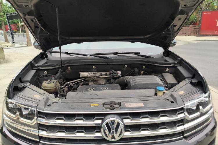 Used Volkswagen Teramont 2019 380TSI Four-Wheel Drive Luxury Version China VI Standard Engine Bay