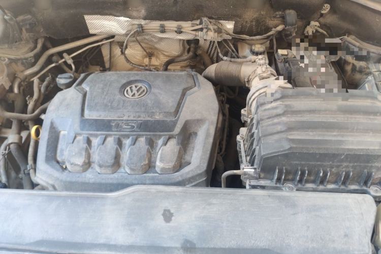 Used Volkswagen Teramont 2019 330TSI Two-Wheel-Drive Luxury Edition China V Standard Engine Bay