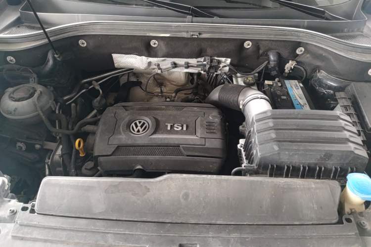 Used Volkswagen Teramont 2019 380TSI Four-Wheel Drive Luxury Version China VI Standard Engine Bay