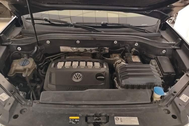 Used Volkswagen Teramont 2019 530 V6 Four-Wheel Drive Flagship Version China V Standard Engine Bay