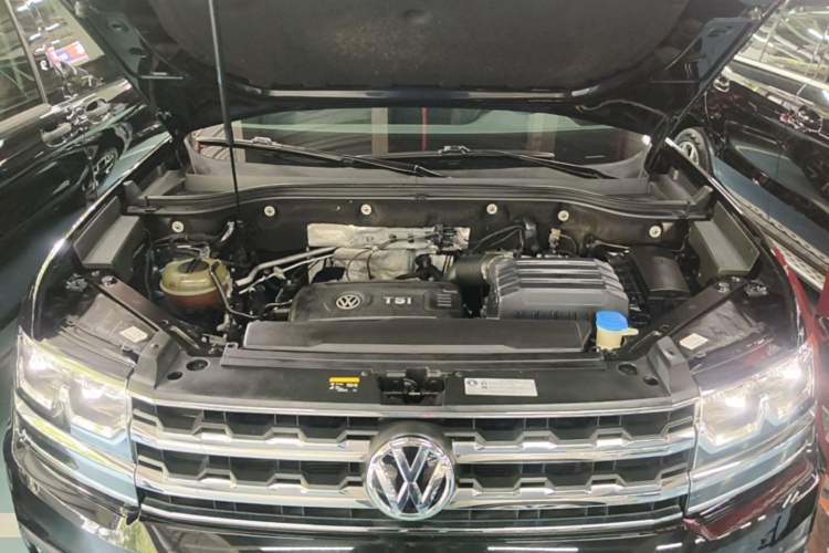 Used Volkswagen Teramont 2019 380TSI Four-Wheel Drive Luxury Version China VI Standard Engine Bay