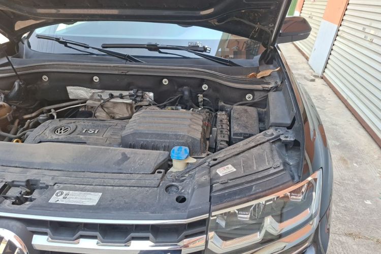 Used Volkswagen Teramont 2019 380TSI Four-Wheel Drive Comfort Edition China VI Standard Engine Bay Left