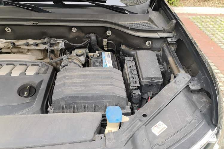 Used Volkswagen Teramont 2019 530 V6 Four-Wheel Drive Luxury Edition China V Standard Engine Bay Left