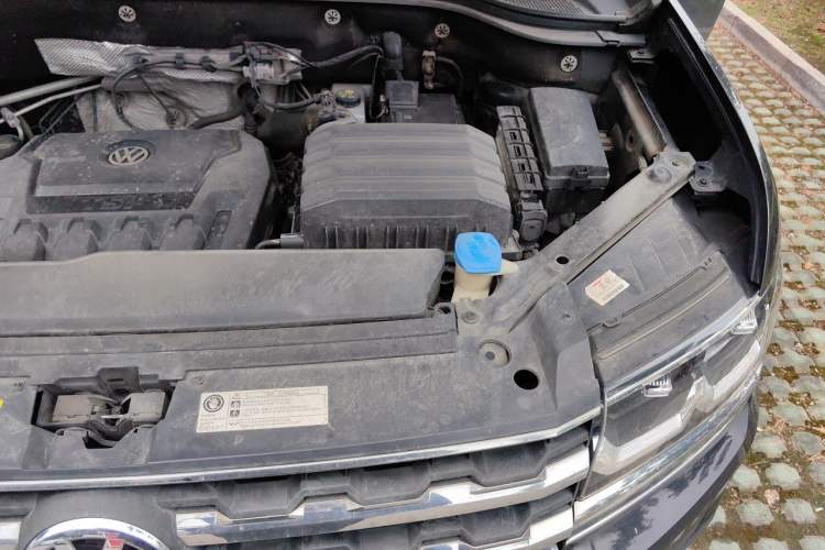 Used Volkswagen Teramont 2019 330TSI Two-Wheel-Drive Luxury Edition China V Standard Engine Bay Left