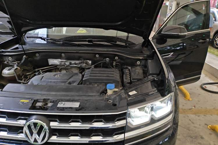 Used Volkswagen Teramont 2019 330TSI Two-Wheel-Drive Luxury Edition China VI Standard Engine Bay Left
