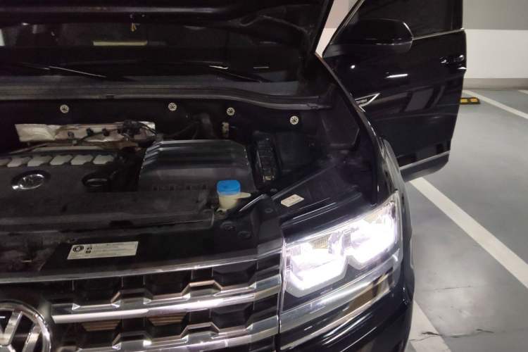 Used Volkswagen Teramont 2019 530 V6 Four-Wheel Drive Luxury Edition China V Standard Engine Bay Left