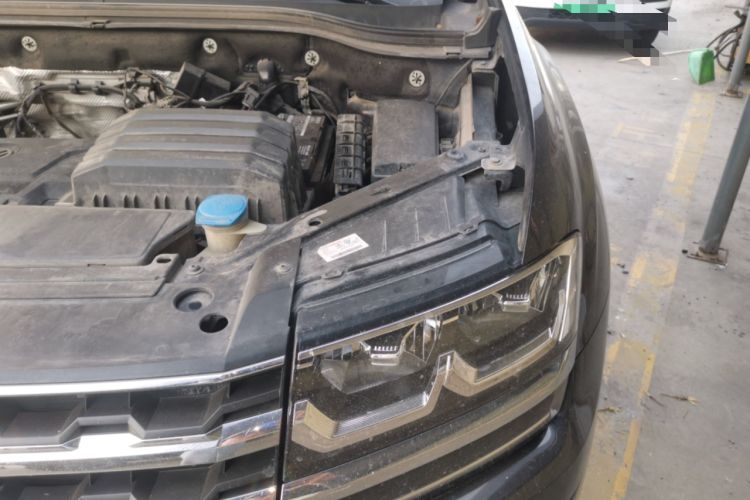 Used Volkswagen Teramont 2019 330TSI Two-Wheel-Drive Luxury Edition China VI Standard Engine Bay Left