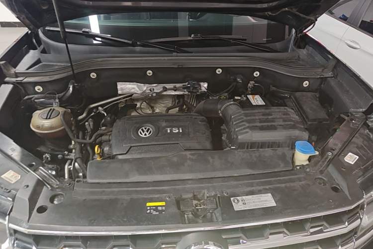 Used Volkswagen Teramont 2019 380TSI Four-Wheel Drive Comfort Edition China VI Standard Engine Bay
