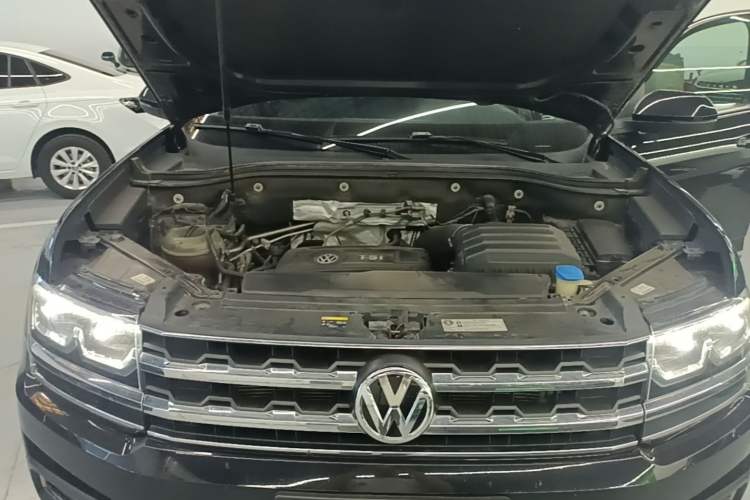 Used Volkswagen Teramont 2019 380TSI Four-Wheel Drive Luxury Version China VI Standard Engine Bay