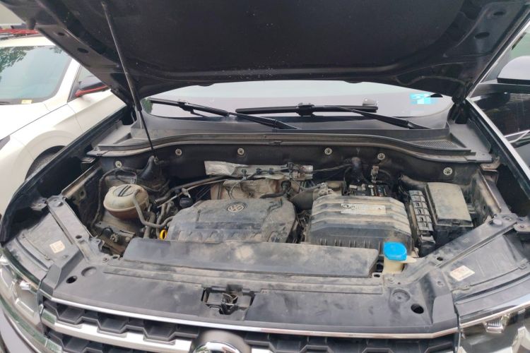 Used Volkswagen Teramont 2019 330TSI Two-Wheel-Drive Luxury Edition China VI Standard Engine Bay