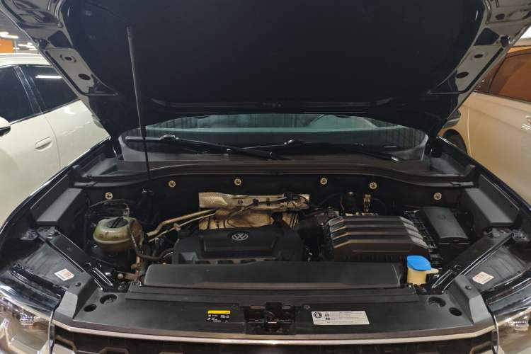 Used Volkswagen Teramont 2019 330TSI Two-Wheel-Drive Luxury Edition China VI Standard Engine Bay