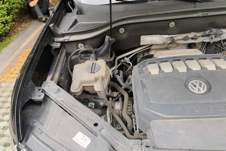 Used Volkswagen Teramont 2019 530 V6 Four-Wheel Drive Luxury Edition China V Standard Engine Bay Right