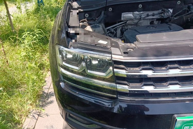 Used Volkswagen Teramont 2019 330TSI Two-Wheel-Drive Luxury Edition China VI Standard Engine Bay Right