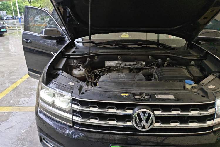 Used Volkswagen Teramont 2019 330TSI Two-Wheel-Drive Luxury Edition China VI Standard Engine Bay Right