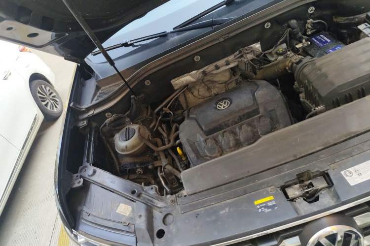 Used Volkswagen Teramont 2019 330TSI Two-Wheel-Drive Luxury Edition China V Standard Engine Bay Right
