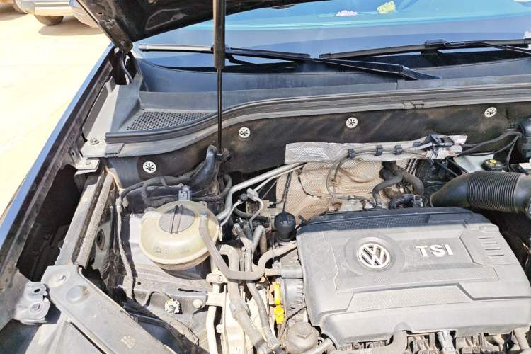 Used Volkswagen Teramont 2019 380TSI Four-Wheel Drive Luxury Version China V Standard Engine Bay Right