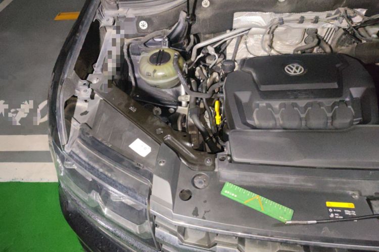 Used Volkswagen Teramont 2019 330TSI Two-Wheel-Drive Luxury Edition China V Standard Engine Bay Right