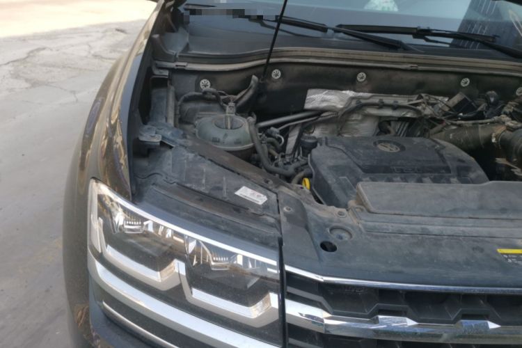 Used Volkswagen Teramont 2019 330TSI Two-Wheel-Drive Luxury Edition China VI Standard Engine Bay Right